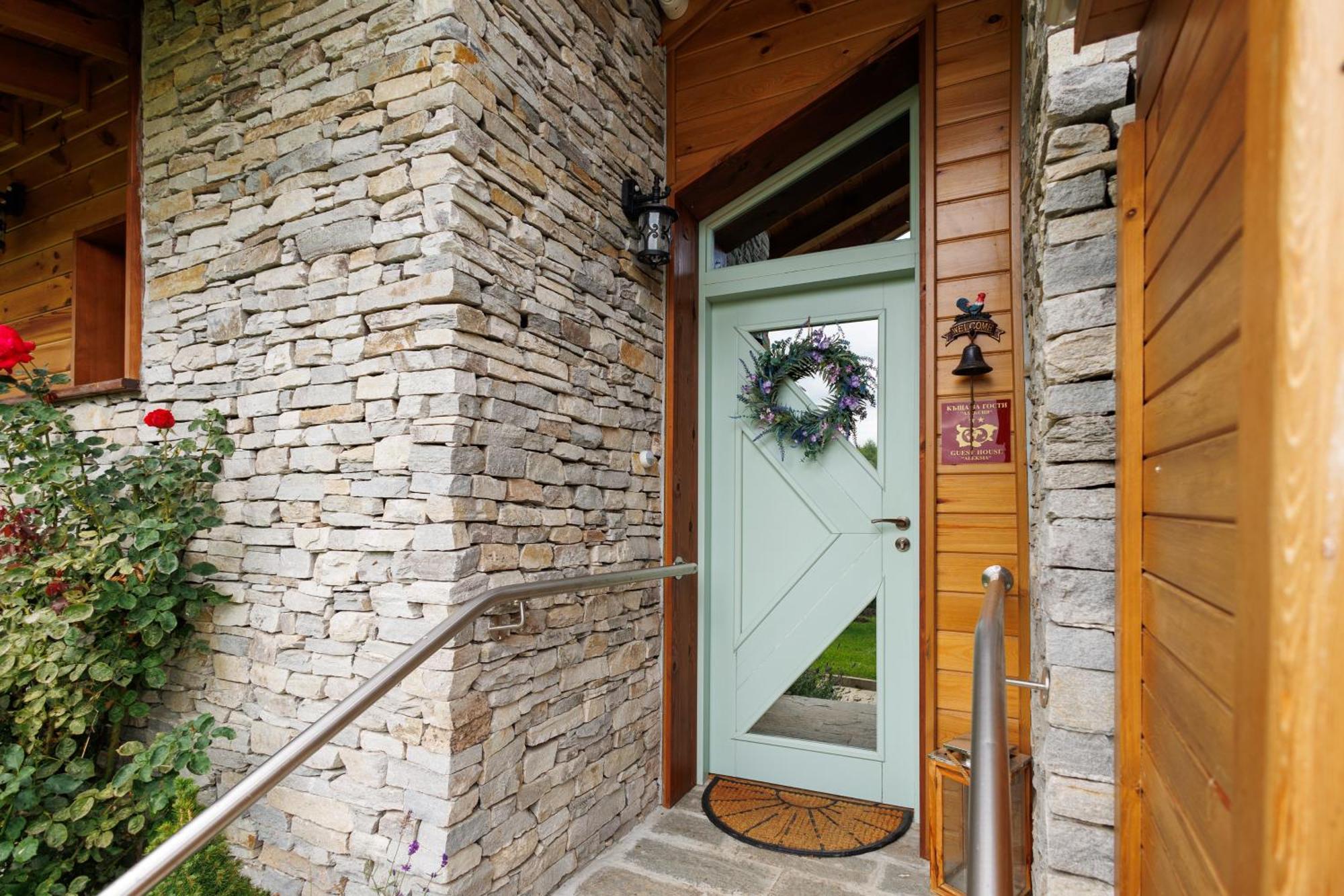 Mountain Villa Aleksia- With Jacuzzi Razlog Exterior photo